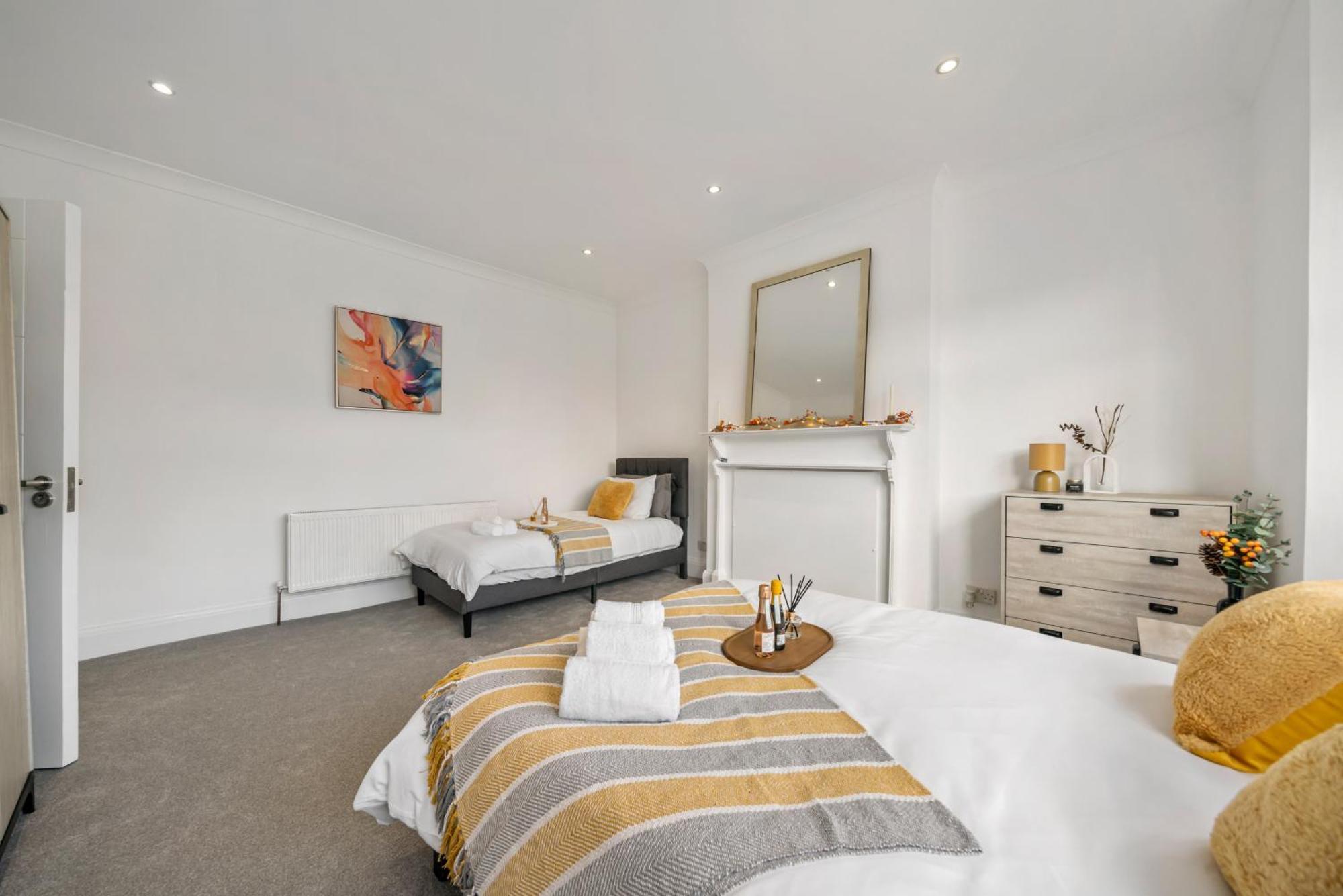 2025 Award Winning - 2 Bedroom Luxury Apartment Next To Wembley Stadium Лондон Экстерьер фото